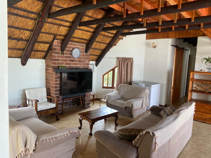To Let 6 Bedroom Property for Rent in Stilbaai Wes Western Cape